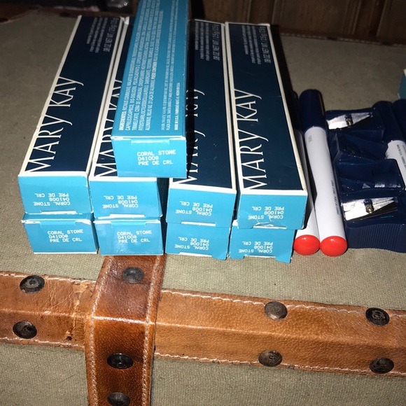 Mary Kay Coral Stone lip liner and sharpener new in box - Picture 2 of 3